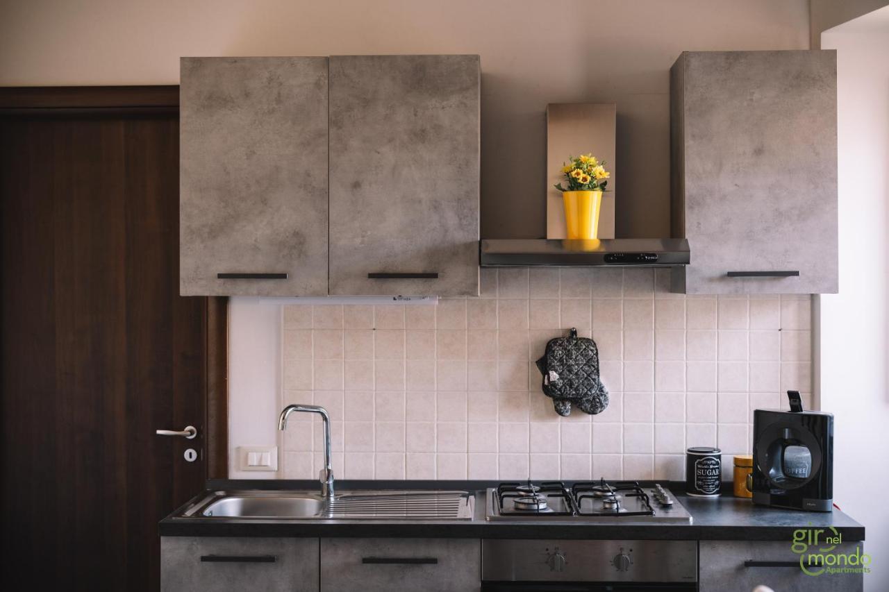 Giro Nel Mondo Apartments Catania Kültér fotó