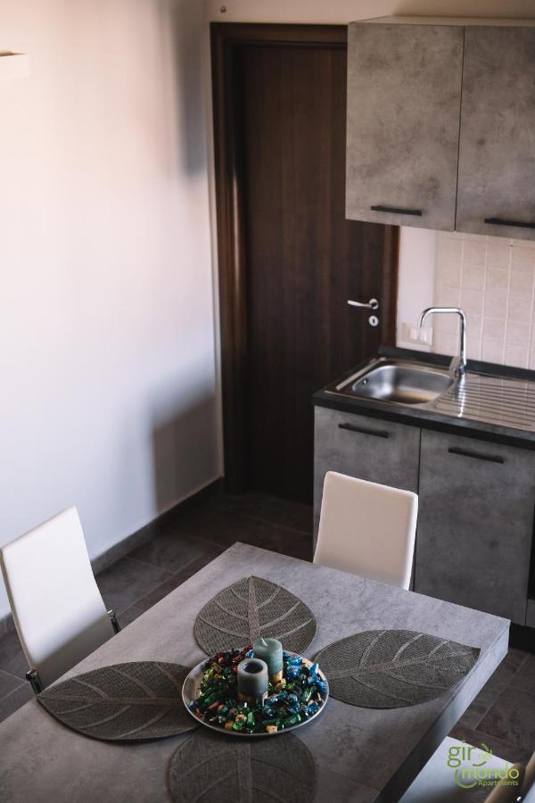 Giro Nel Mondo Apartments Catania Kültér fotó