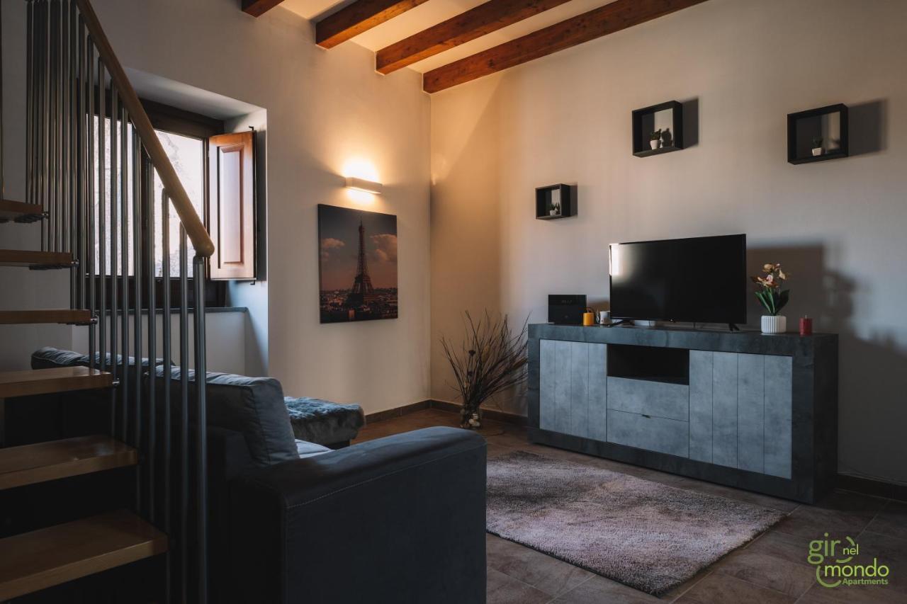 Giro Nel Mondo Apartments Catania Kültér fotó