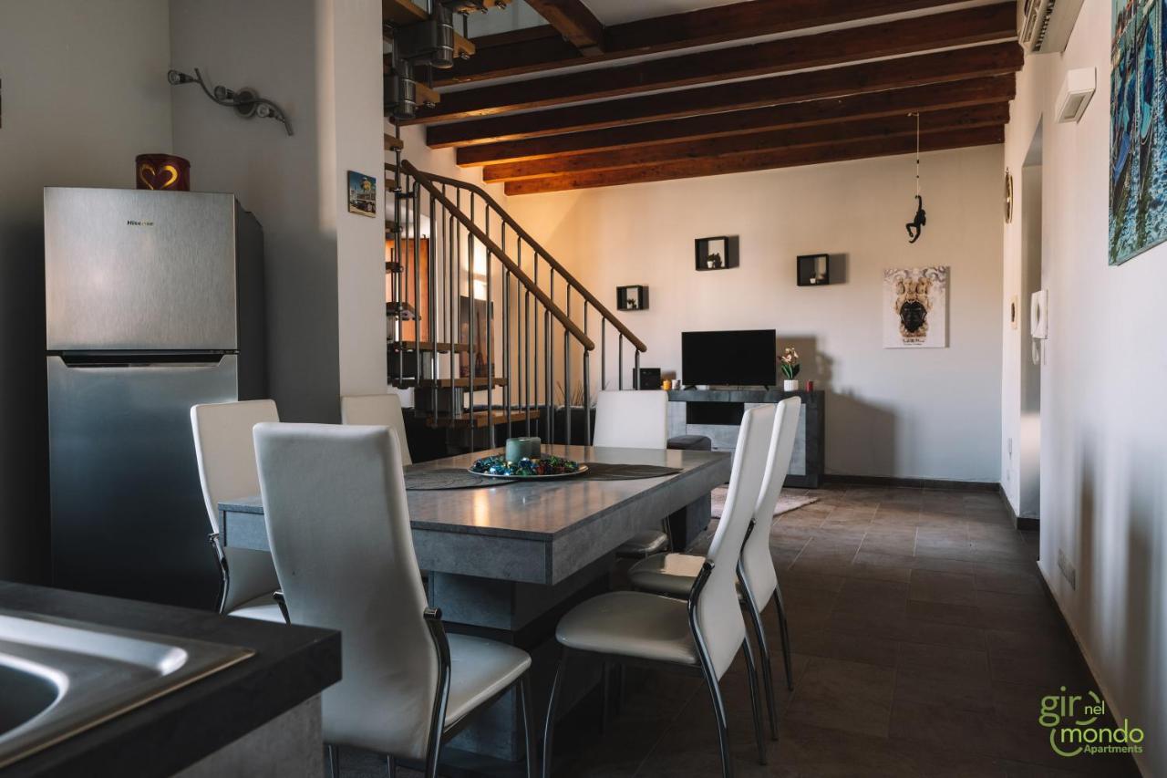 Giro Nel Mondo Apartments Catania Kültér fotó