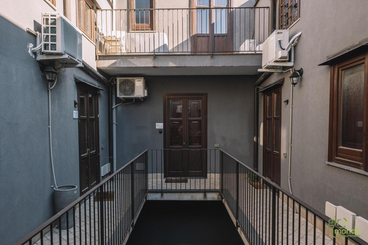 Giro Nel Mondo Apartments Catania Kültér fotó