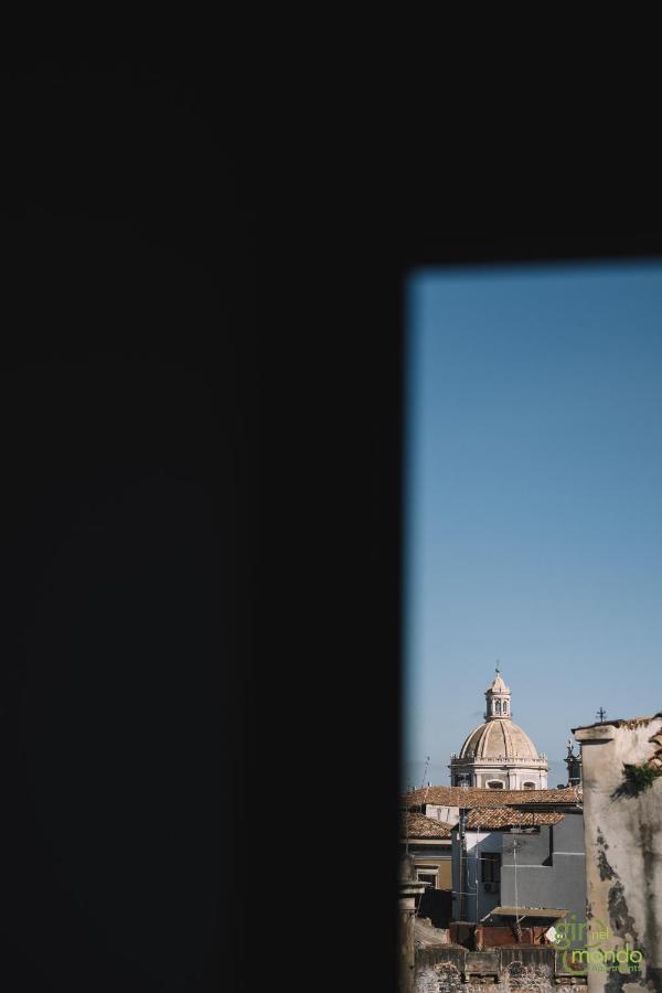 Giro Nel Mondo Apartments Catania Kültér fotó