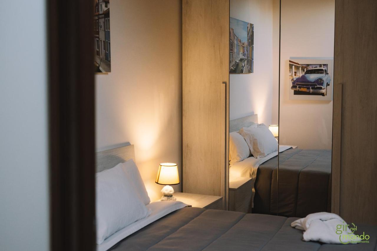 Giro Nel Mondo Apartments Catania Kültér fotó