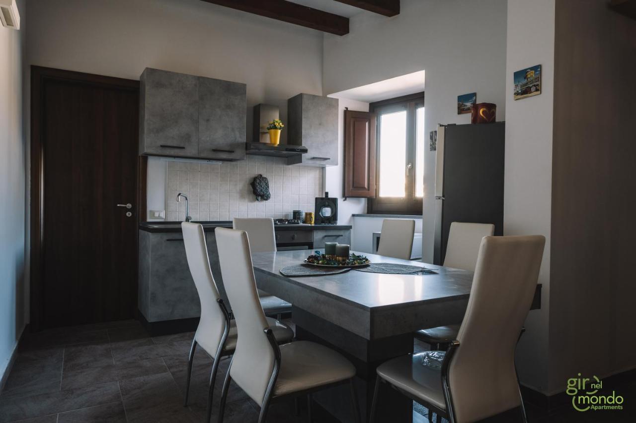 Giro Nel Mondo Apartments Catania Kültér fotó