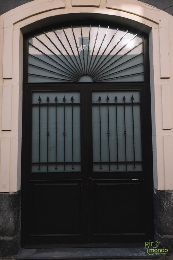 Giro Nel Mondo Apartments Catania Kültér fotó